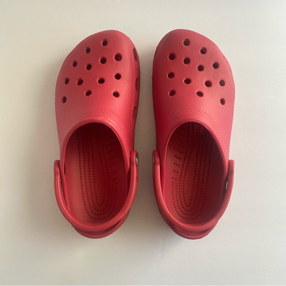Crocs Unisex Varsity Red Classic Clog